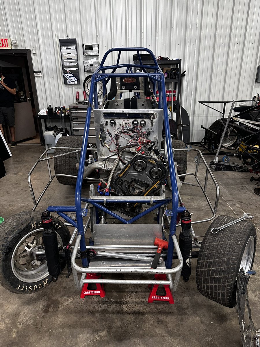 _cameronj__'s tweet image. Getting the midget ready for testing tonight!

#midgetracing #usac #racing #shorttrackracing #dirtracing