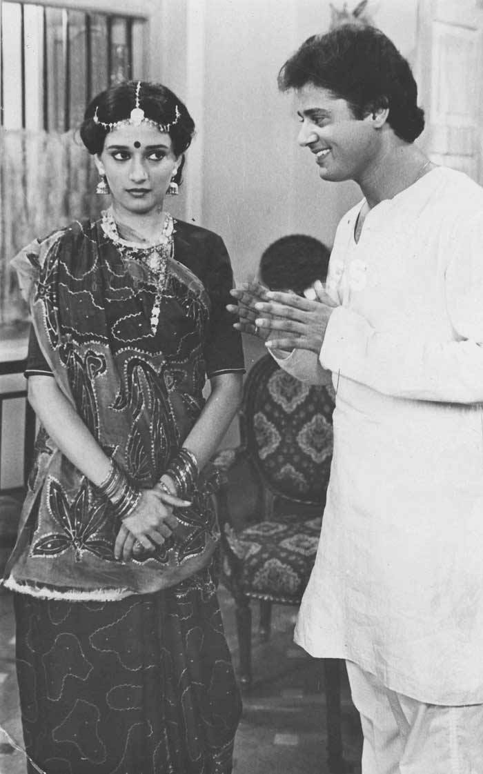 SoSweetMadhuriG's tweet photo. #39YearsOfAbodh (Aug 10)
#39YearsOfMadhuriDixit
#MadhuriDixit made debut with #HirenNag's #Abodh with #TapasPaul #LeelaMishra #MohanChoti #AshokSaraf
#RavindraJain #RajkumarBarjatya
@MadhuriDixit 😘❤
@rajshri https://t.co/xh8wENKZZH