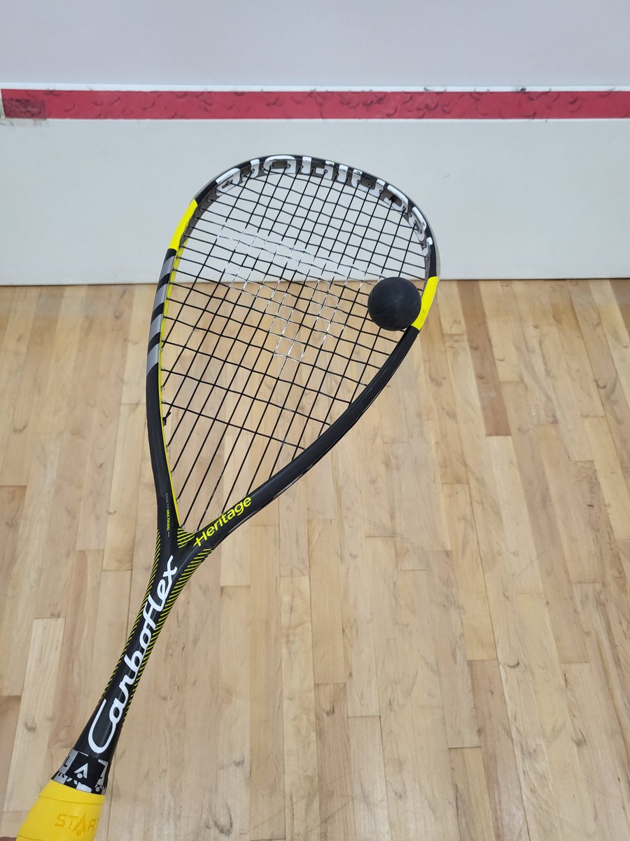 xanhahnax's tweet photo. #스쿼시 #squash #오전운동 #용인시민체육센터 #금어리스쿼시장 

라켓잡은 자세가 내 스스로 어색하니
샷 또한 나를 따르지 않고

숨은 턱밑에 차고 
이래저래 오기만 가득찬다.

130g과 125g은 액면가 5g차이인데
체감 정도는 그 이상이다.

이건 나이 문제가 아나라
쫀심의 문제다! 😂😂 https://t.co/Yq01VCo1HK