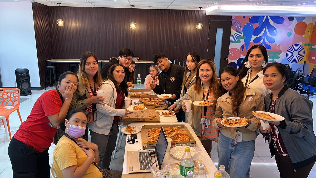 MtsVXIDavao's tweet photo. So glad to see these happy faces! 
Let's continue to do our best so we can make greater things together! 🎉
Thank you @BAllen370 !
#MTSDavao
#ReadyforQ3 https://t.co/2DChP5ybXs