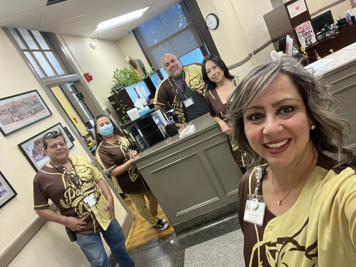 rosalesflorEP's tweet photo. #RestoreRebuildRevive Proud to work alongside these dedicated and industrious peeps π ready for our Open House π thank you @cynsationalcynd for the jerseys π @Abuhemaid1 #itstartswithus #episdgradcoaches @dcasti22 @MrsLCStanley https://t.co/wyFOWCK4iR