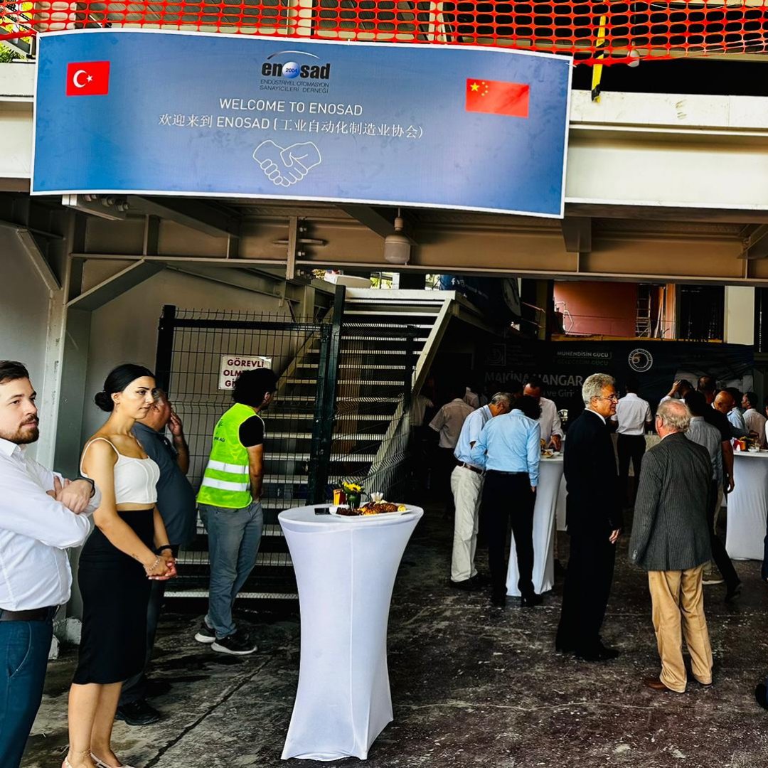 MMOistanbulsb's tweet photo. Makina Hangar, ENOSAD (Endüstriyel Otomasyon Sanayicileri Derneği)'nin davetlisi olarak Çin'den gelen kamu görevlileri ve çeşitli sektör temsilcilerinin iş birliği ve tanışma toplantısına ev sahipliği yaptı.
#MMOİstanbul #MakinaHangar #Enosad #TBT https://t.co/mtPsRivHu1
