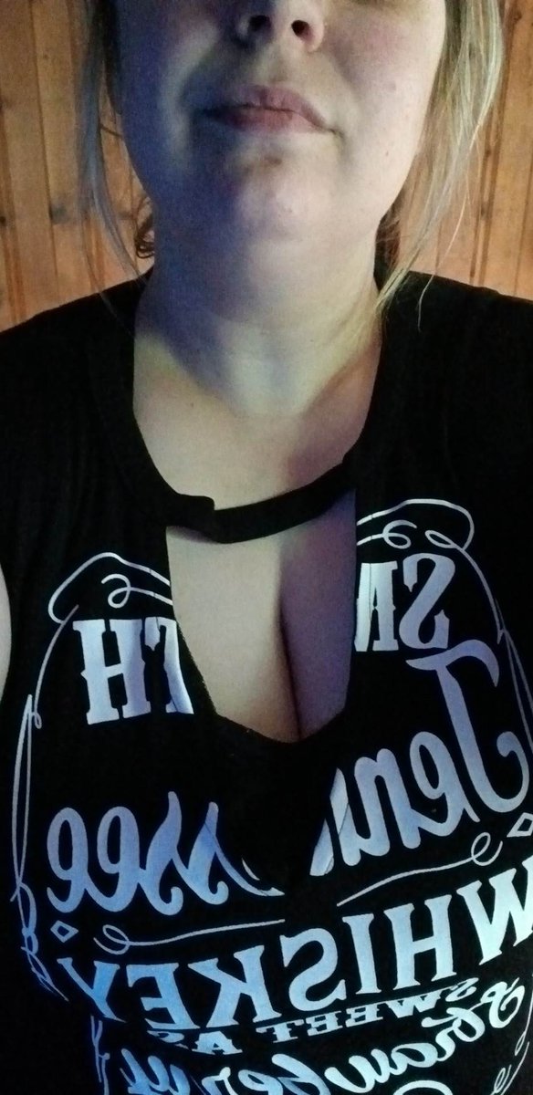 Mistress___L's tweet photo. Just a Admire me post since my hubby wants to be a Sissy I guess I can show off too #tits #boobs #bdsm #nude #cuck #slut #Goddess #femdom #findom #pegging #whore
#nsfw https://t.co/MV2iDNh7KD
