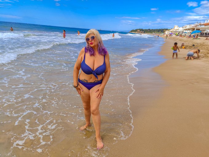 Con una mujer as&iacute;... &iquest;qui&eacute;n descansa en vacaciones?  😍🤪 https://t.co/313b9z80Yn<a href="/tag/milf"class="tags"><span>#milf</span></a>