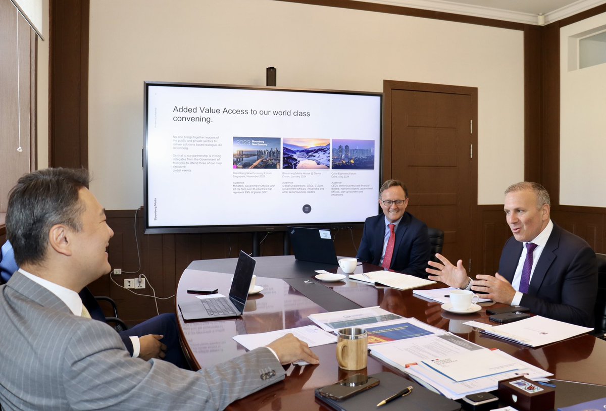 tuvdee's tweet photo. Блүүмберг Медиа группийн Global managing director Тодд Бэйр болон Ази-Номхон далайн бүсийн худалдаа эрхэлсэн захирал О’Коннер Клинтон нартай уулзалт хийж, бизнесийн орчин, гадаадын хөрөнгө оруулалтыг татах боломжтой салбарууд болон худалдаа, бүтээн байгуулалтуудын талаар ярилцлаа https://t.co/aPV4ahPZPk