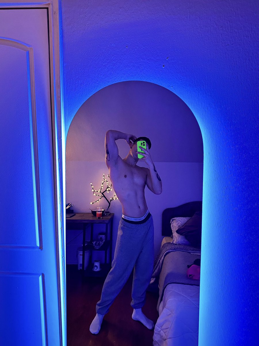 Si me dan #RT y comentan, les mando un regalito 🥵🥵🥵🥵