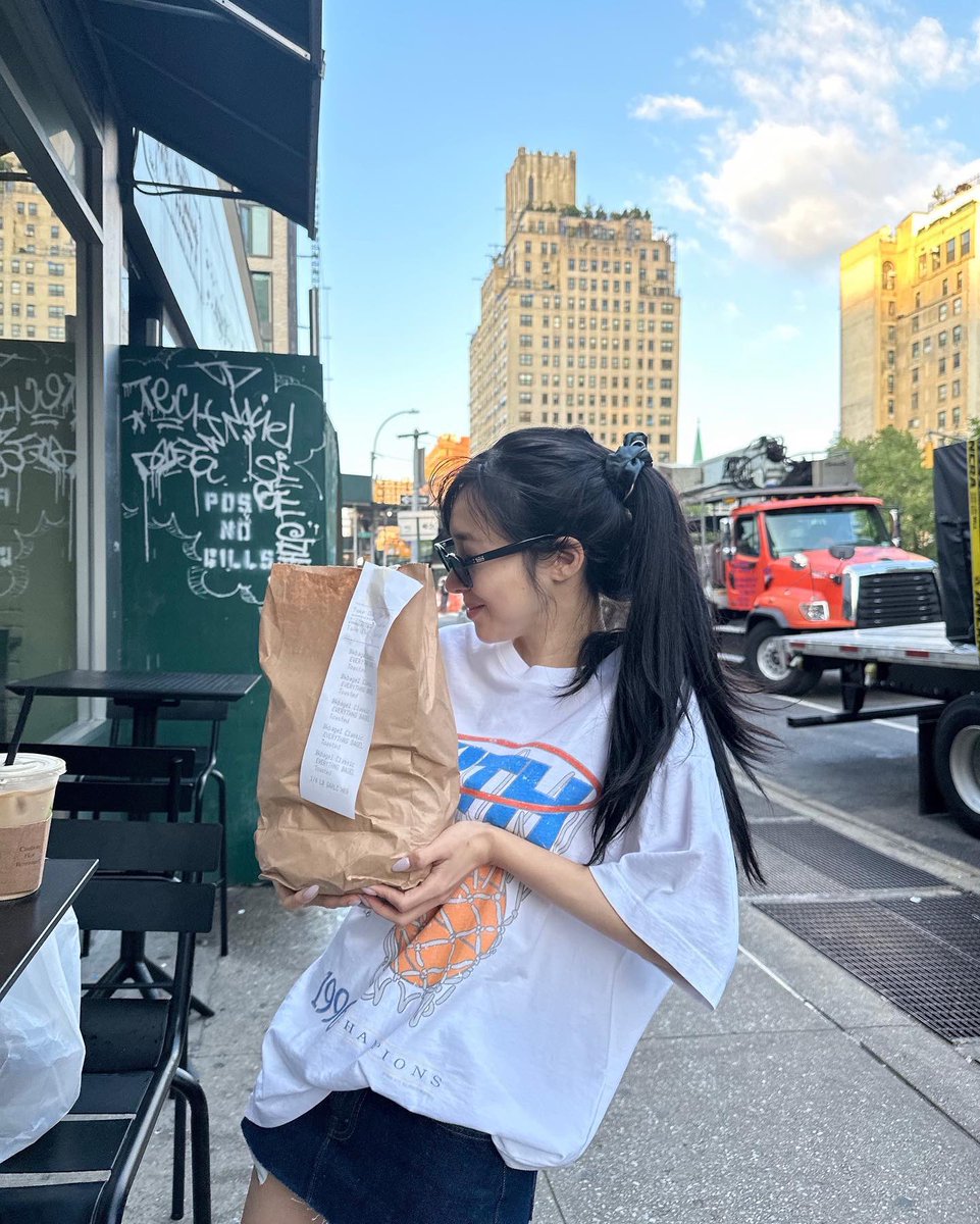 aomtf's tweet photo. Tiffany knows the power of her side profile 😩 https://t.co/tmuA60EiCl
