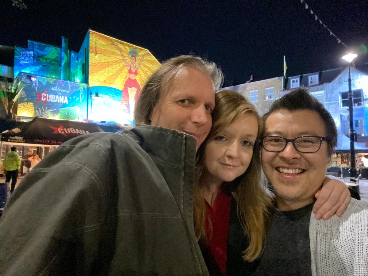 KarynCooke's tweet photo. Statisticals reunited. Standing in the right order, of course. Three strangers thrown together and we're still going strong. #Statisticals #OnlyConnect #Series18 @JohnWarrenKnows @mcloy https://t.co/7hjA2Os4zP