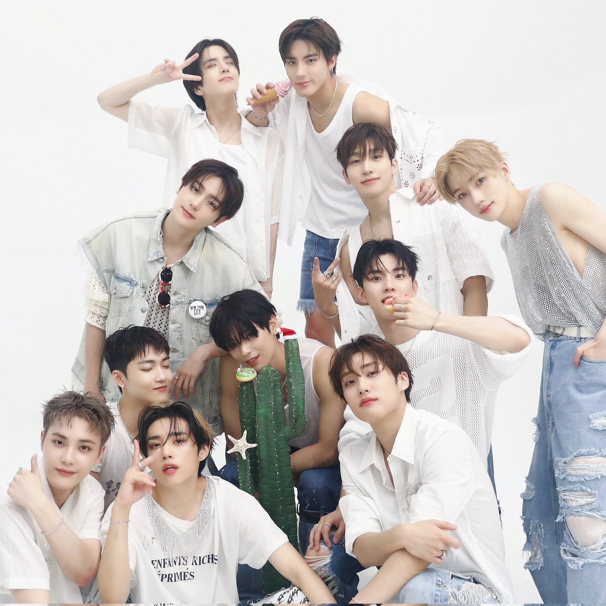 theboyz エリック ポラ チェキ ヨントンlipgloss ktown4u Genius Korea on X: 