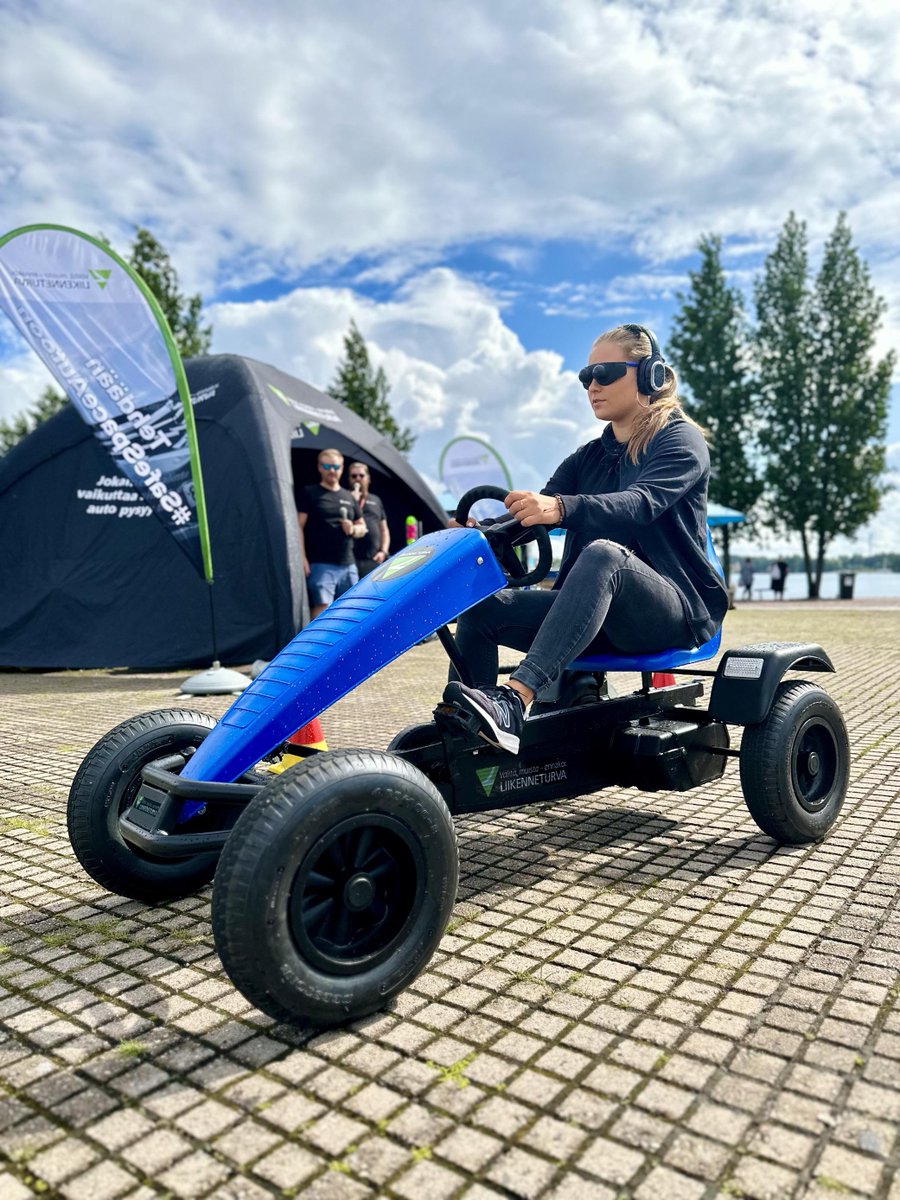 NiskaPetri's tweet photo. @Liikenneturva'n #SafeSpaceAutoon -kiertue mukana #simerock'issa. Tervetuloa vierailemaan osastollamme. #liikenneturvallisuus #simerock2023 #rovaniemi https://t.co/9wV6XBn7Ud