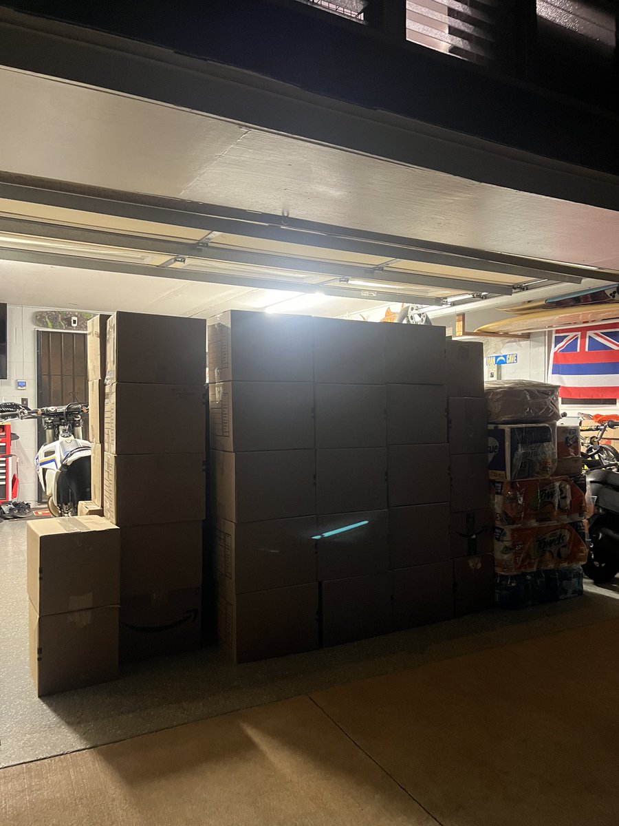 KamaCorales's tweet photo. Sending out boxes of clothes, shoes, house necessities, up to Maui to help families in need right now. Prayers up to all the people who lost a loved one or close friend/ family member due to the fire outbreak in Lahaina on Maui ! https://t.co/ZhDWOrJMk7