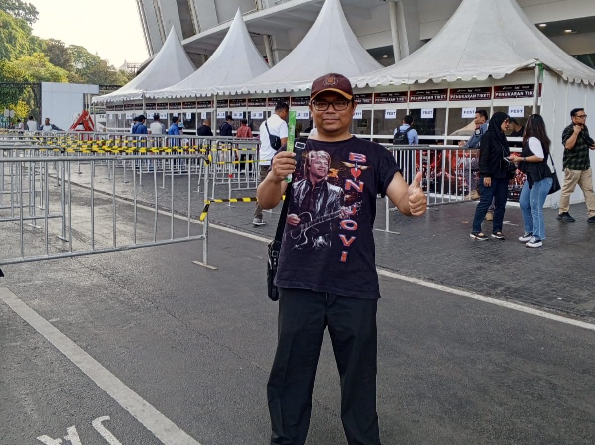 Already got 4 tickets right now with special guest <a href="/TheRealPhilX/">Phil X</a> this Saturday 12nd august 2023 at Gelora Bung Karno Stadium Jakarta (85.000 people)
<a href="/Jerrybraden92/">Jerry Braden</a> <a href="/joeykeys05/">joeykeys05</a> <a href="/BonJovi/">Bon Jovi</a>