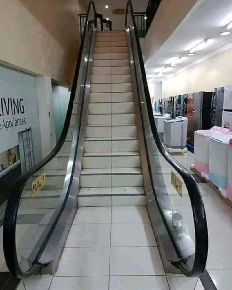 PinakiLaskar's tweet image. This is a great metaphor for AI execution.
Looks like a productive solution was constructed but actually it’s all show and tell of a facade with no delivery and a contractor walked off with the funds.

#Skillset #AISystem #Costfactor #enterpriseAI #Trust