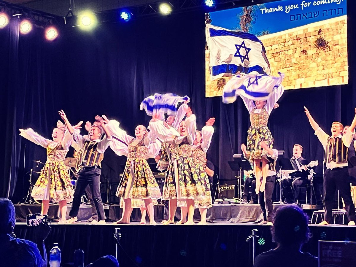 deboffaith's tweet photo. Happy to welcome the community @ the Israel Pavilion @ Shalom Square @RadyJCC https://t.co/DLTmFMRM6Y