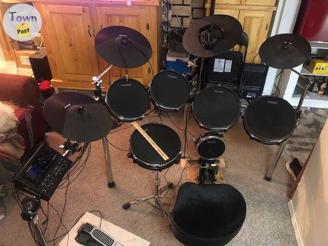 townpost's tweet image. Electronic Drum Kit: Alesis DM10 MK11 Pro Kit Premium 10 piece kit with mesh heads. c/w Kick Pedal, Throne, Yamaha drum headphones, Carry case for electronic module, and extra sticks. Too much technical info to list here, please contact me for any… townpost.ca/marketplace/hi…