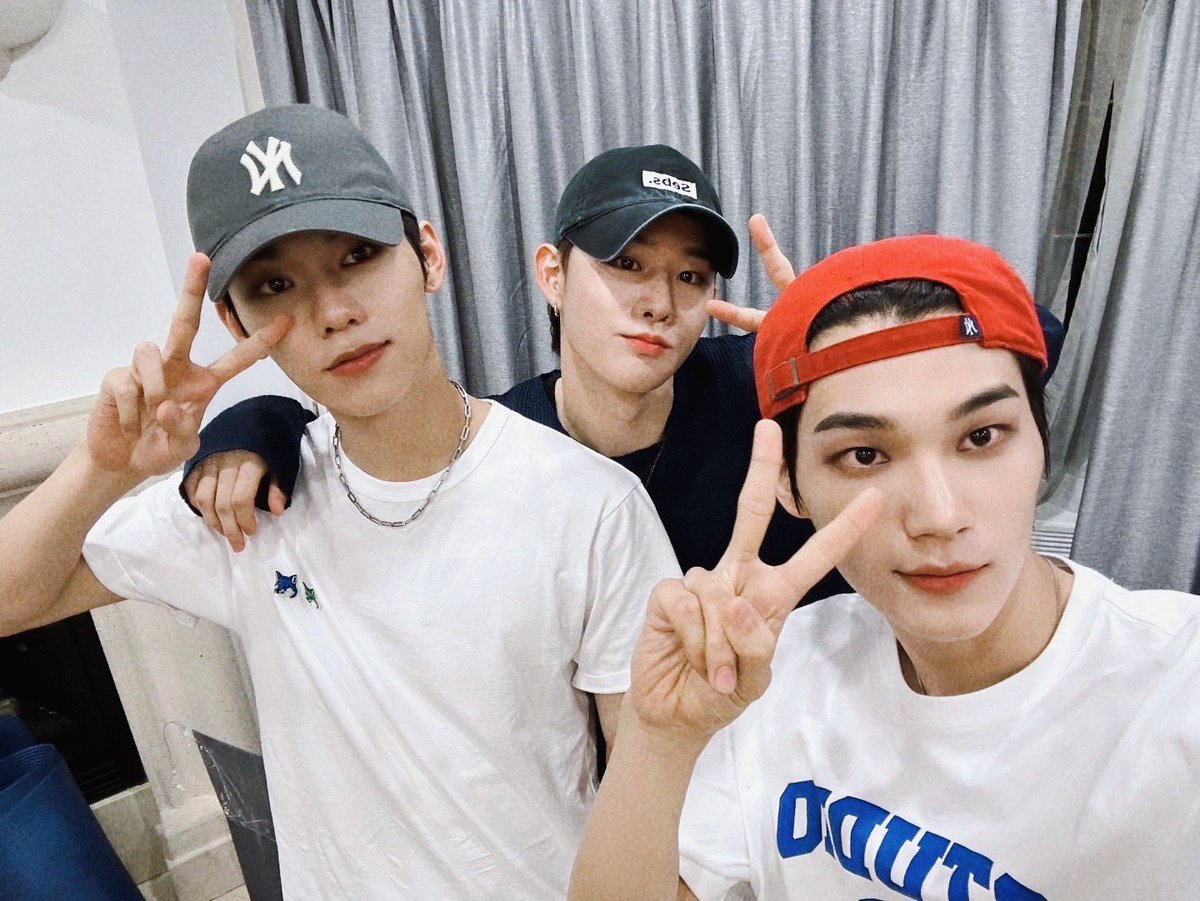 EVNNE_official's tweet image. [📸]
EVNNE이네🏠
룸메이트 최.초.공.개
이 조합… 기대된다 💘

#EVNNE #이븐 
#박한빈 #이정현 #지윤서 
#케이타 #유승언 #문정현 #박지후