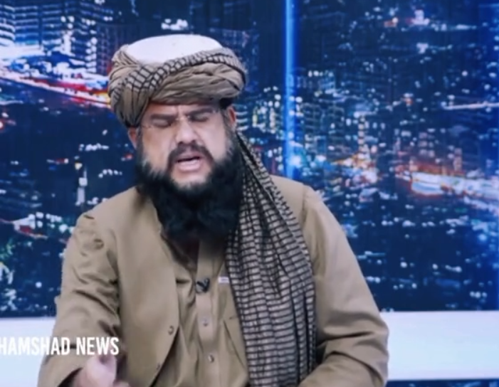 جنرل مبین اور   علیشاہ  007    میں کوئی زیادہ فرق نہیں دونوں اؤپر  نیچے سے بواسیر نکال رہے ہیں  مگر  انکو اخساس نہیں کہ اپنا علاج بھی کرے