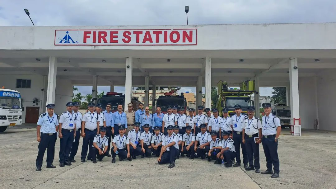 nfsc_mha's tweet photo. Glimpses of Industrial Visit of 86th STO Batch of NFSC at ITC plant, NSCBI Airport, Kolkata part of their training programme under West Bengal Fire and Emergency Services.
#NFSC #westbengal #fireandemergencyservices #sto #training #fireprofessionals #fireservices https://t.co/9F9F49eg7F