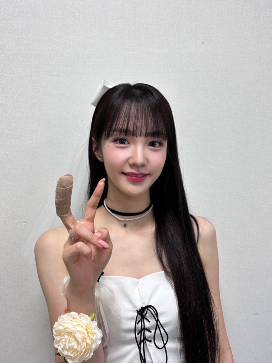 WOOAH_HM's tweet photo. [#나나]
와우가 직접 골라 준 세미 파이널 [I Do] 연습하는 내내 너무 행복했고 무대할 때에는 날아가는 줄 알았지 뭐예요🤍 이렇게 상큼한 모습은 퀸덤에서 처음 보여드리는 거 같아서 더 신났어요! 이 곡처럼 뭐든 해낼 수 있을 것만 같아요 와우의 응원은 날 무지 행복하게 해~🐰🍀

#wooah #우아 #NANA
#퀸덤퍼즐
