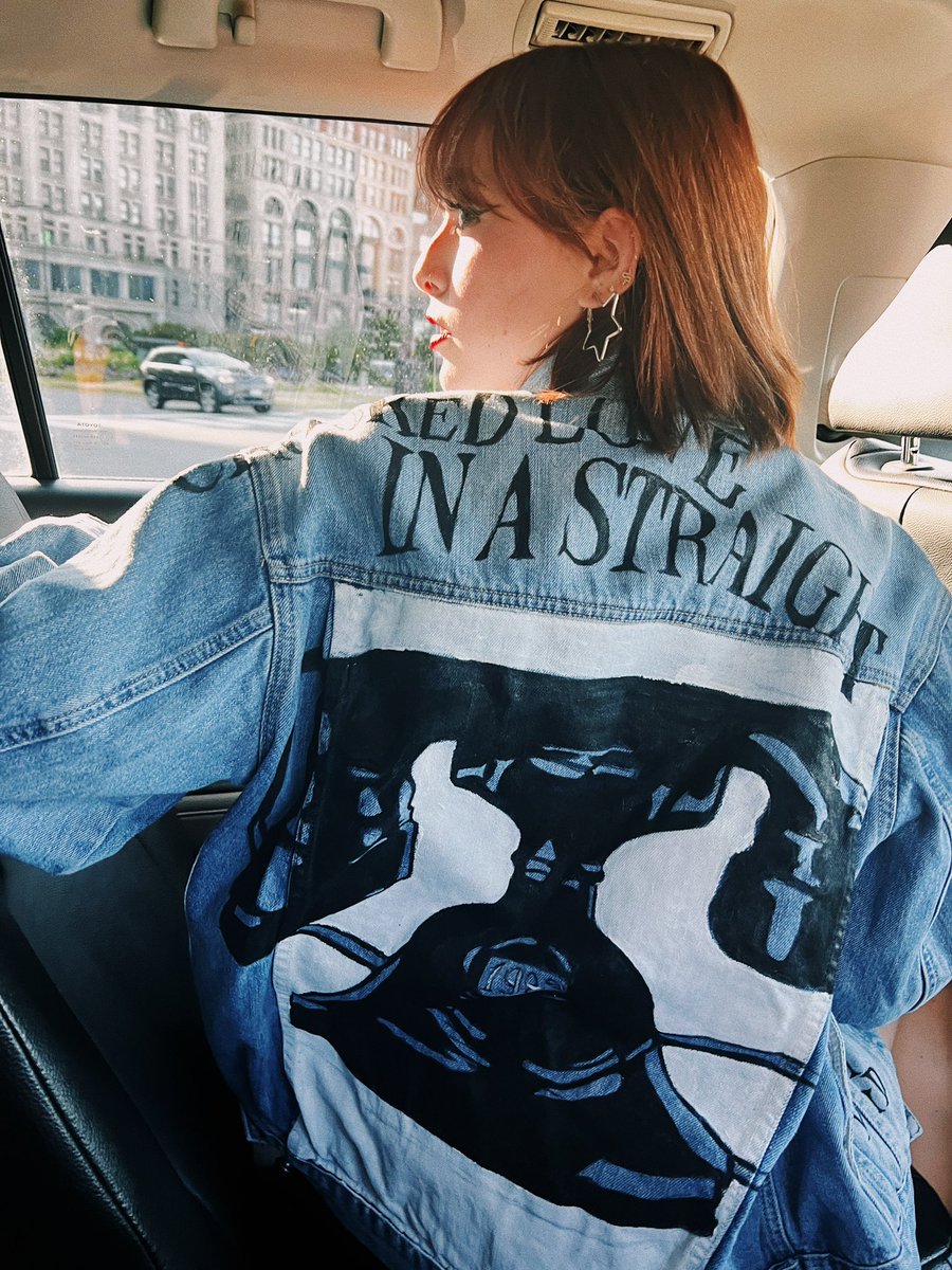 breakourfall89's tweet photo. @itstaytaylors flashback to Eras chicago n1 when i painted this jacket &amp; predicted the suprise song🥺 https://t.co/aiiB4oXE27