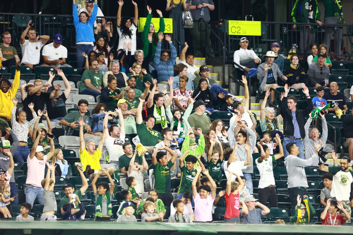 TimbersFC2's tweet photo. Goodnight, #RCTID. You were ELECTRIC tonight! https://t.co/eOpY0mTTQD