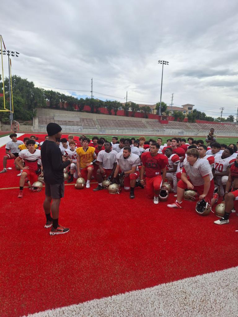 CoachEmmerson's tweet photo. Huge thank you to SoCal ๐ legend Champ Flemings @mwachamp for coming to Taft and speaking with our student athletes. Great message and great inspiration . #Whosehouse #prepforthefuture https://t.co/fzZRqk7XqB