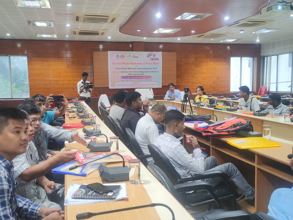 ChiefTripura's tweet photo. District Media Workshop &amp; Press Meet on intensified Mission Indradhanush 5.0. Conducted by o/o Chief Medical Officer West Tripura District.
@RI_tripura @MoHFW_INDIA @nhm_tripura @JKSinhaIAS @tripura_cmo @DMWest_Tripura @DrMousumiSarkar @vrm_gaurav @IshitaGuha4 https://t.co/mJ0WhoFBG3