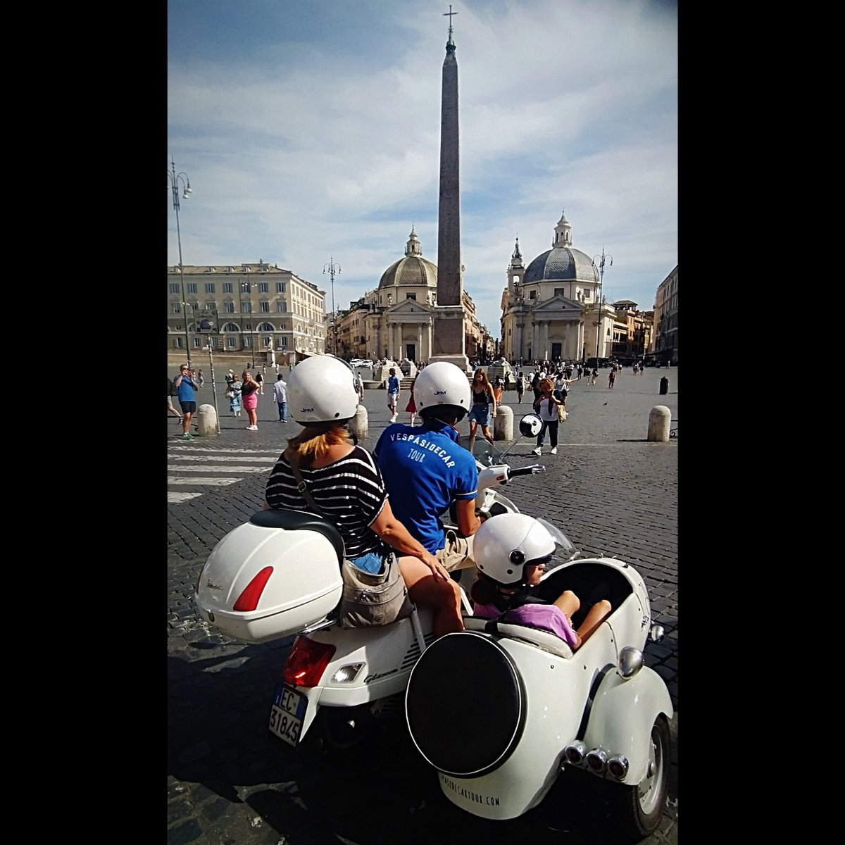 Summer Time...
Photo Evandro Inetti ZUMAPRESS
#summer #rome #italy #tourists #roma #italia #Romanholidays