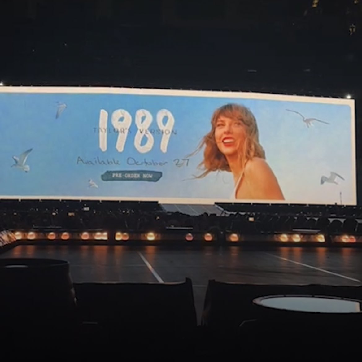 carissa_bb's tweet photo. RT @ThePopTingz: 🚨Taylor Swift announces "1989 (Taylor's Version),” will
Be released October 27. https://t.co/NUlltvIlJt
