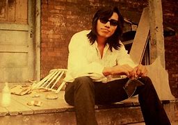 "Politicians using people they are abusing. The mafia is getting bigger, like a pollution in a river. And you tell me that this is where it's at." Ah! Sugar Man! RIP Sixto Rodriguez, thank you for the gift of song and light!