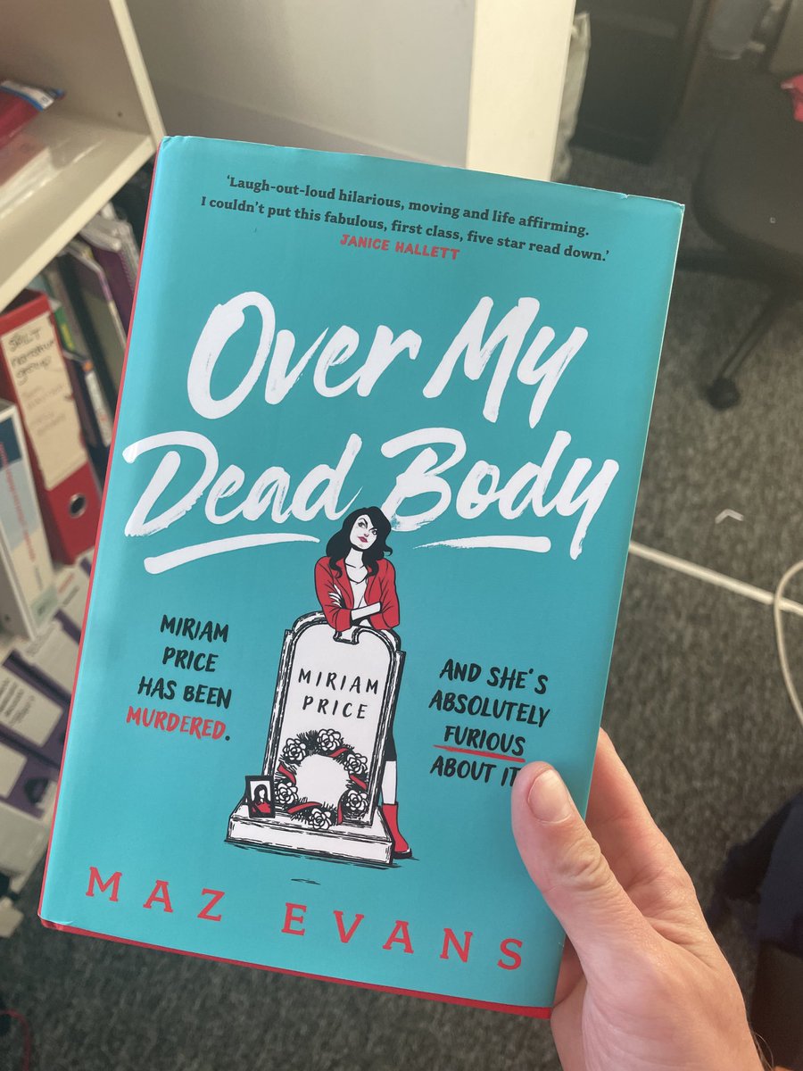 I loved reading about Elliot’s and Vi’s adventures with my kids thanks to ⁦@MaryAliceEvans⁩ they had us all laughing out loud together so I had to try #OverMyDeadBody and it’s fantastic! A change from sporting biographies and I’d highly recommend it! A great summer read😊