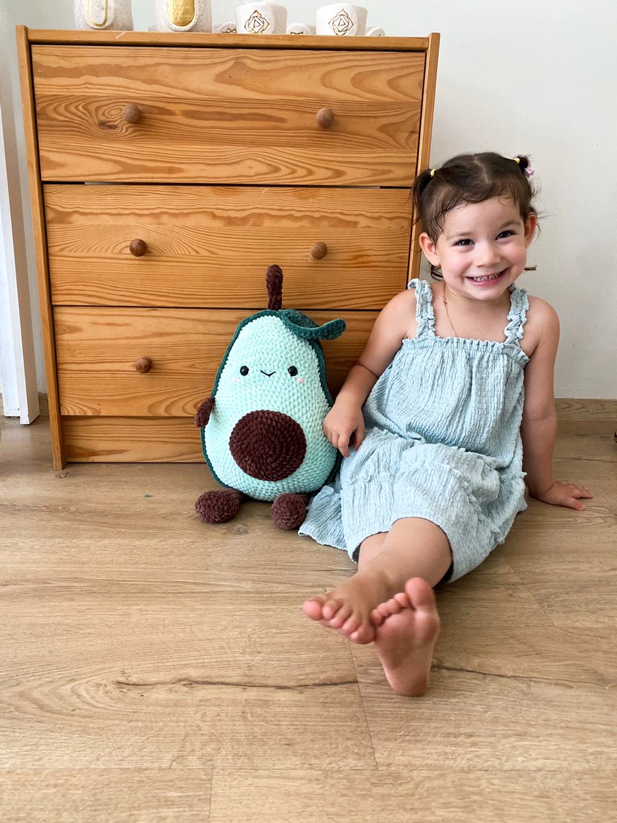 KamburMarina's tweet image. Hello Dear Friends and Makers ❤️
My new pattern Avocado pillow is ready 🥑🎉
Pattern is here etsy.com/listing/154070…
#avocado #crochetavocado #plushavocado #crochetpillow #plushpillow #avocadopillow #easycrochet #cutecrochet #crochetplush #plushpattern #plush #plushie #diy #gifts