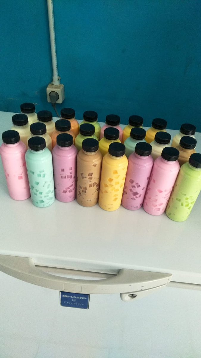 nia_safta's tweet photo. @FOODFESS2 Bantu order gais
OPEN PO 
YOGURT JELY NYA ENAK BANGETTT APALAGI DALAM KEADAAN DINGIN  UKURAN 250 ml 10K

OPEN RESELLER
Boleh DM lewat tweet atau 
Ig;saftaniaa_
Fb_Safta Nia

LOK BANDUNG SUKAJADI https://t.co/5ShlMFCGS4