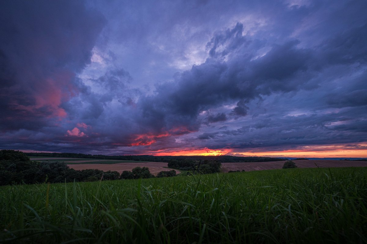 Kiknak's tweet photo. Libhošť... 📸🌄🌤️ #fujifilm #xt3 #fujifilm_xseries #sunset #summer #libhost #nature #landscapes #photography #moravia #czechrepublic https://t.co/AJadD9dZuw