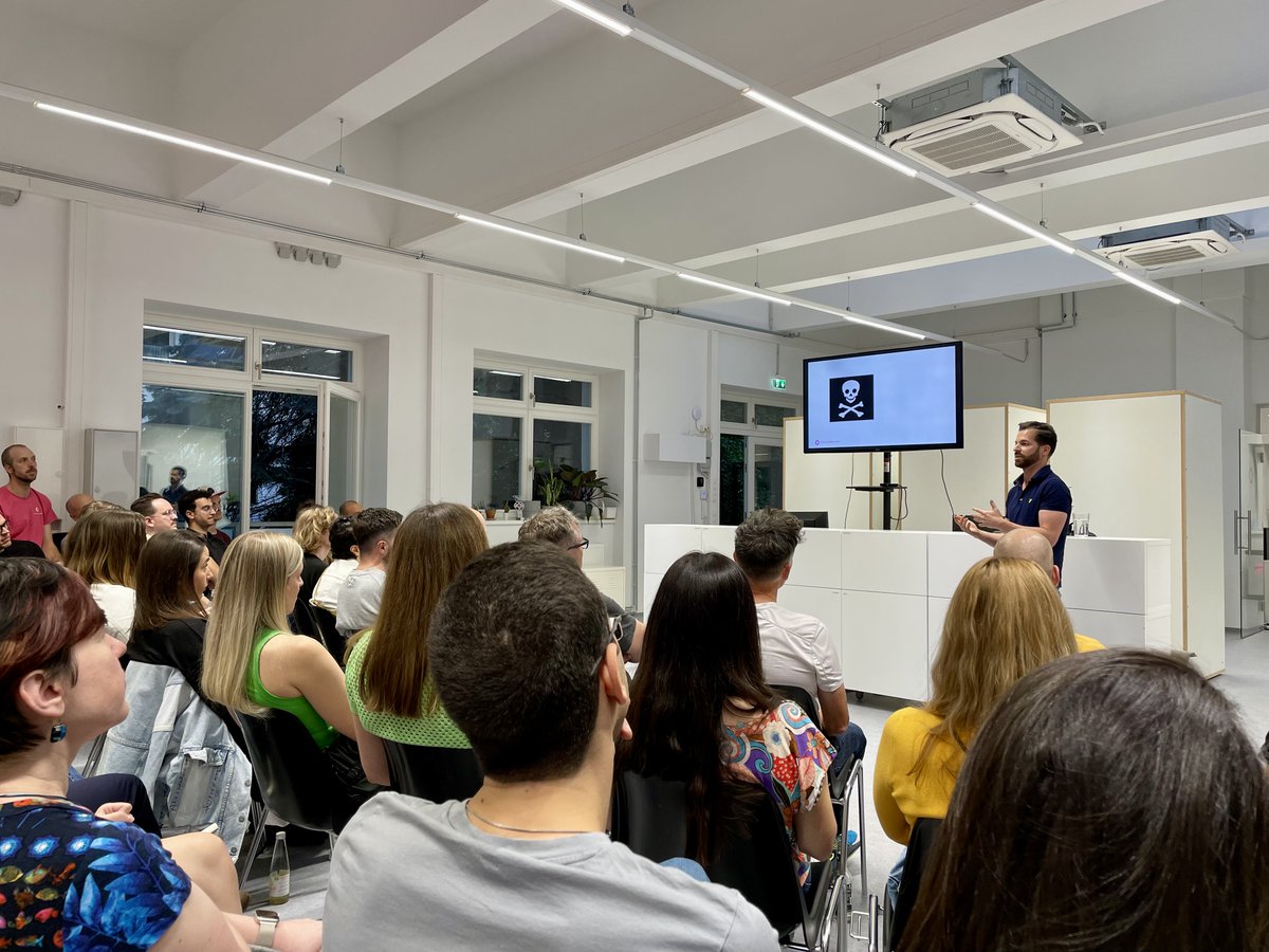 This Tuesday we had two very interesting presentations on design handover and service design tools by Lena Schön from <a href="/SQUERdev/">SQUER</a> and <a href="/raffilicious/">Raffi Vas</a> at <a href="/digitalberatung/">DIGITALBERATUNG</a>. In September we will join the warmup-party for <a href="/uxconvienna/">uxcon vienna</a>, stay tuned for details! #uxvienna #uxaustria #uxcon