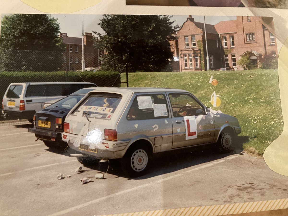 _ClareProctor's tweet image. 36 years today (1986) since I started in the NHS-at Nottm District HQ; the old Children’s Hosp. Car photo is from 4/5/89 when I got married. The offices behind - where I worked then - are where I am again working now! @TeamCAS3 @hart21_rmh @Simondroe @JohnPeach3 @StephanieSzolin