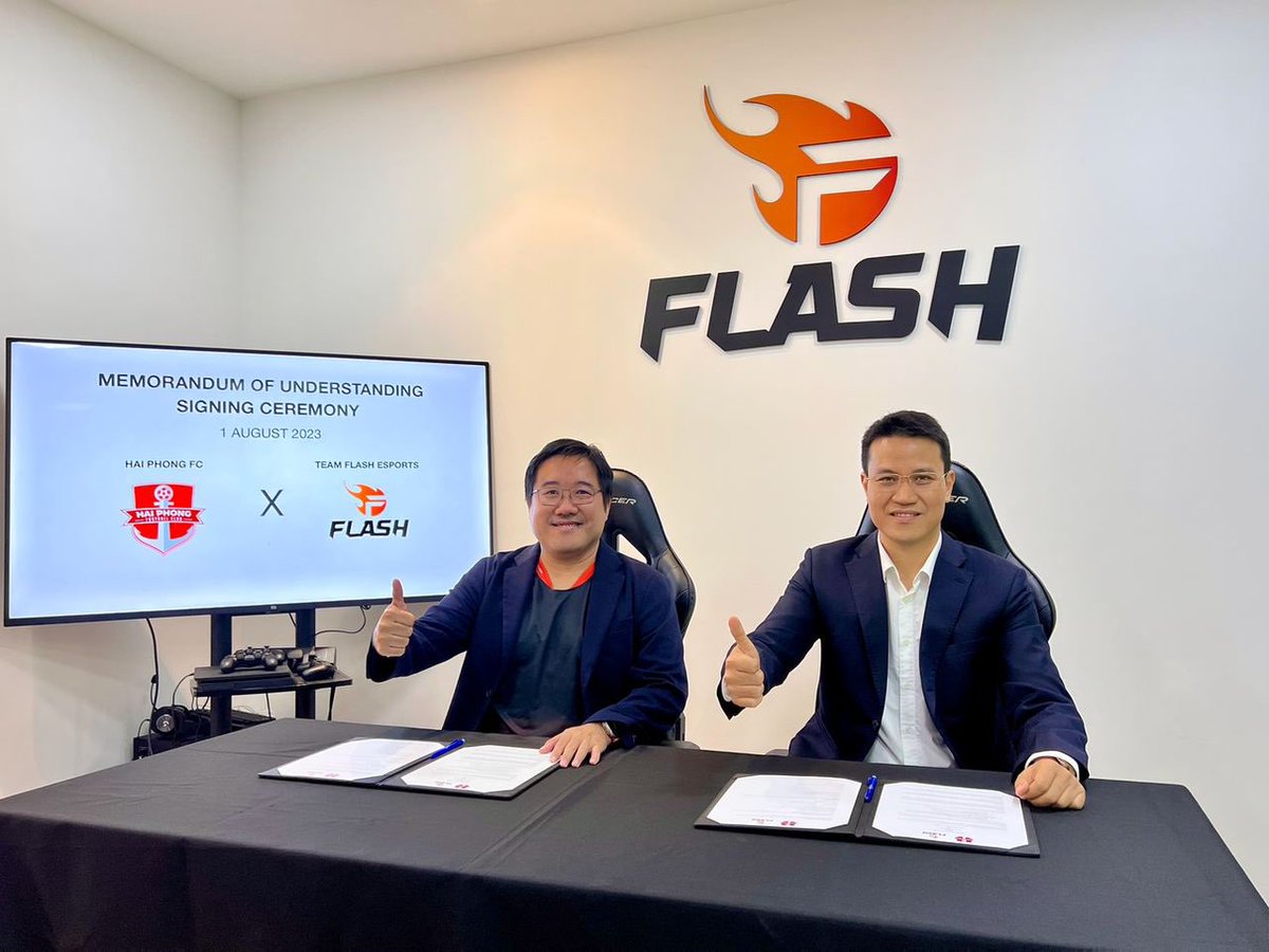 Team Flash tweet media