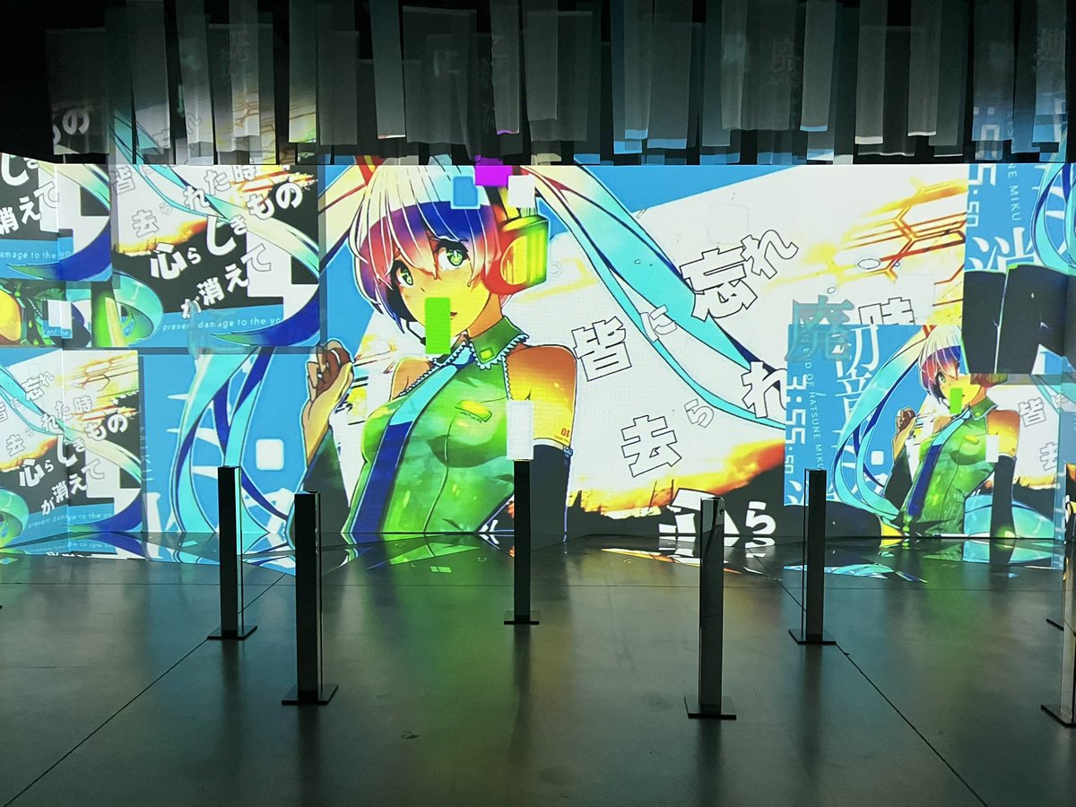 konosumi's tweet photo. ニコニコ動画と初音ミクのキセキの展覧会に行ってきました。ところ���わサクラタウンは初来訪。初音ミクの誕生から既に16年も経っていることに、時代を感じます。 https://t.co/wgXLkX6kn5