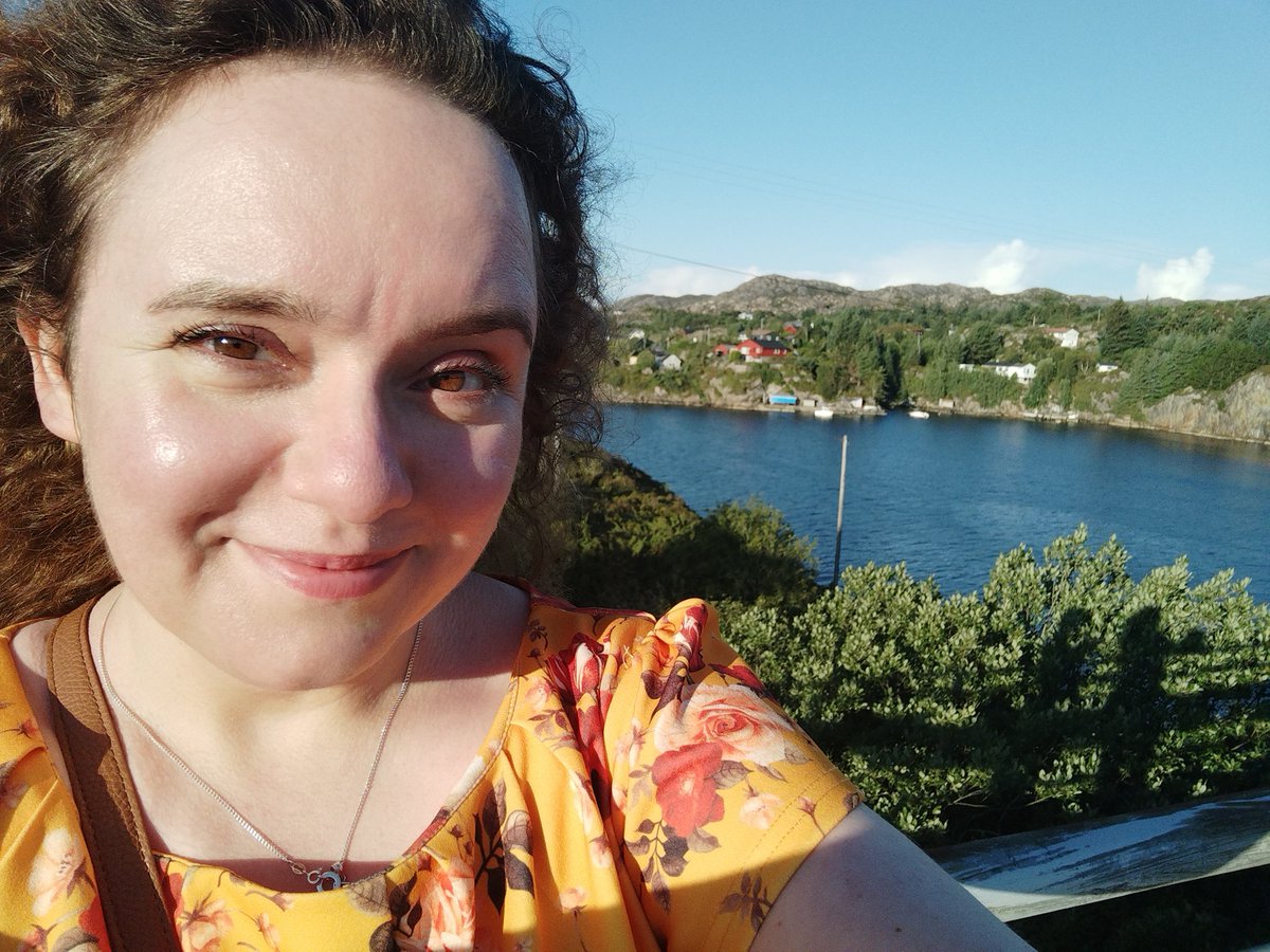 Aaaaaand... Another cake &amp; balloons day for me! #birthday #BirthdayGirl #leo #LeoSeason ♌🥂🎂🎈🎁