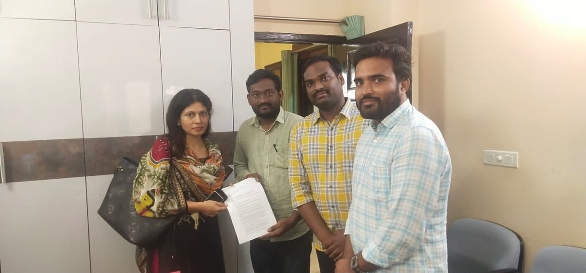 Naveenmadastu99's tweet photo. Today (10.08.2023) morning we met honorable parliament member @khadseraksha medam ji.
Thank you so much medam for your concern about RRC Group d 109 batch candidates and we thank full to you.
@ https://t.co/AiAtIxPcAn