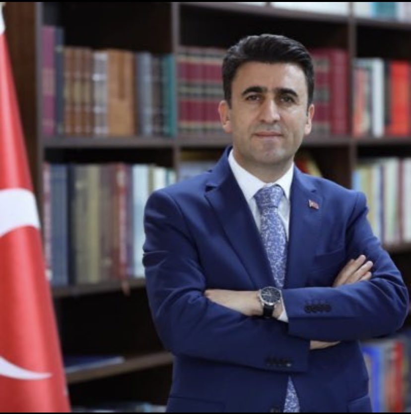 Valiler Kararnamesi ile Bilecik Valisi olarak atanan Sayın Genel Müdürümüz <a href="/sefikaygol/">Şefik AYGÖL</a> ün yeni görevinin hayırlı olmasını diler. Nüfus teşkilatına verdiği emek ve destekleri için çok teşekkür ederiz.
<a href="/TCNufus/">Nüfus ve Vatandaşlık İşleri Genel Müdürlüğü</a> 
<a href="/sefikaygol/">Şefik AYGÖL</a> 
<a href="/HASANBASARAN07/">Hasan BAŞARAN</a>