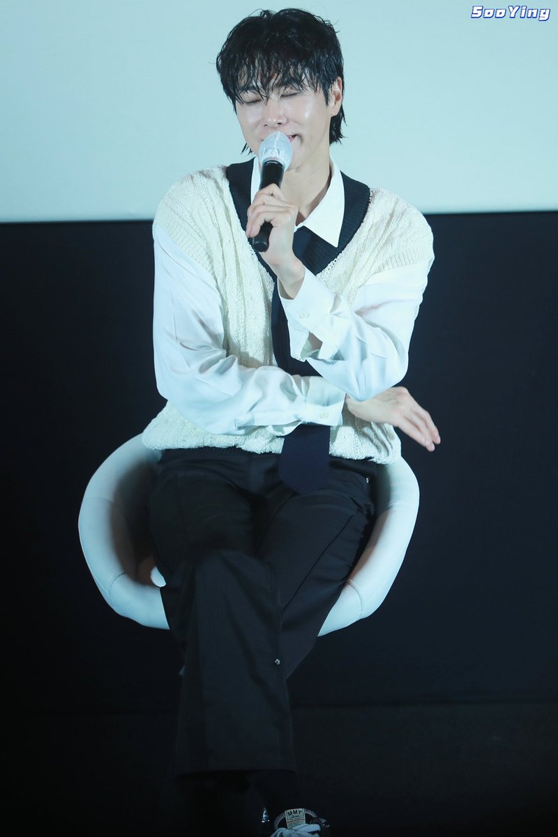 SooYing_'s tweet photo. 📷 23.08.07 「SOLO3 SHOWCASE」

❤️ 오랜만이야 우리윤호오빠!!!~

#유노윤호 #정윤호 #YUNHO #CHUNGYUNHO #UKNOW 
#ユノ #ユンホ 
#동방신기 #东方神起
#리얼리티쇼 #Reality_show #VujaDe https://t.co/3vlCiMzXfw