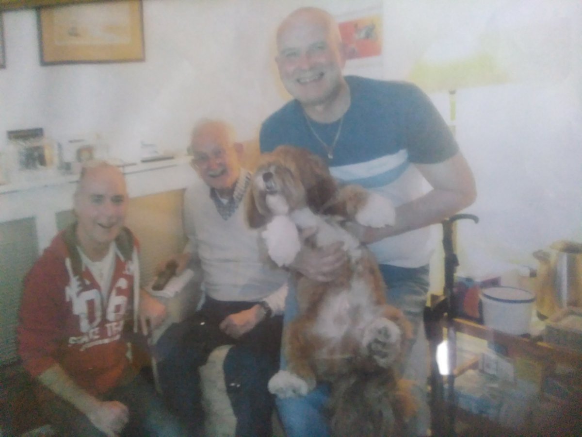 rogerdrags's tweet photo. It's 12 months today since my man of 40 years passed away suddenly, at just 56 years young. Here's us, from happy times gone by, with my Dad & his dog. I'm the one holding Alfie Apso.
#rip #chefruby https://t.co/3wnc5Vxbq0