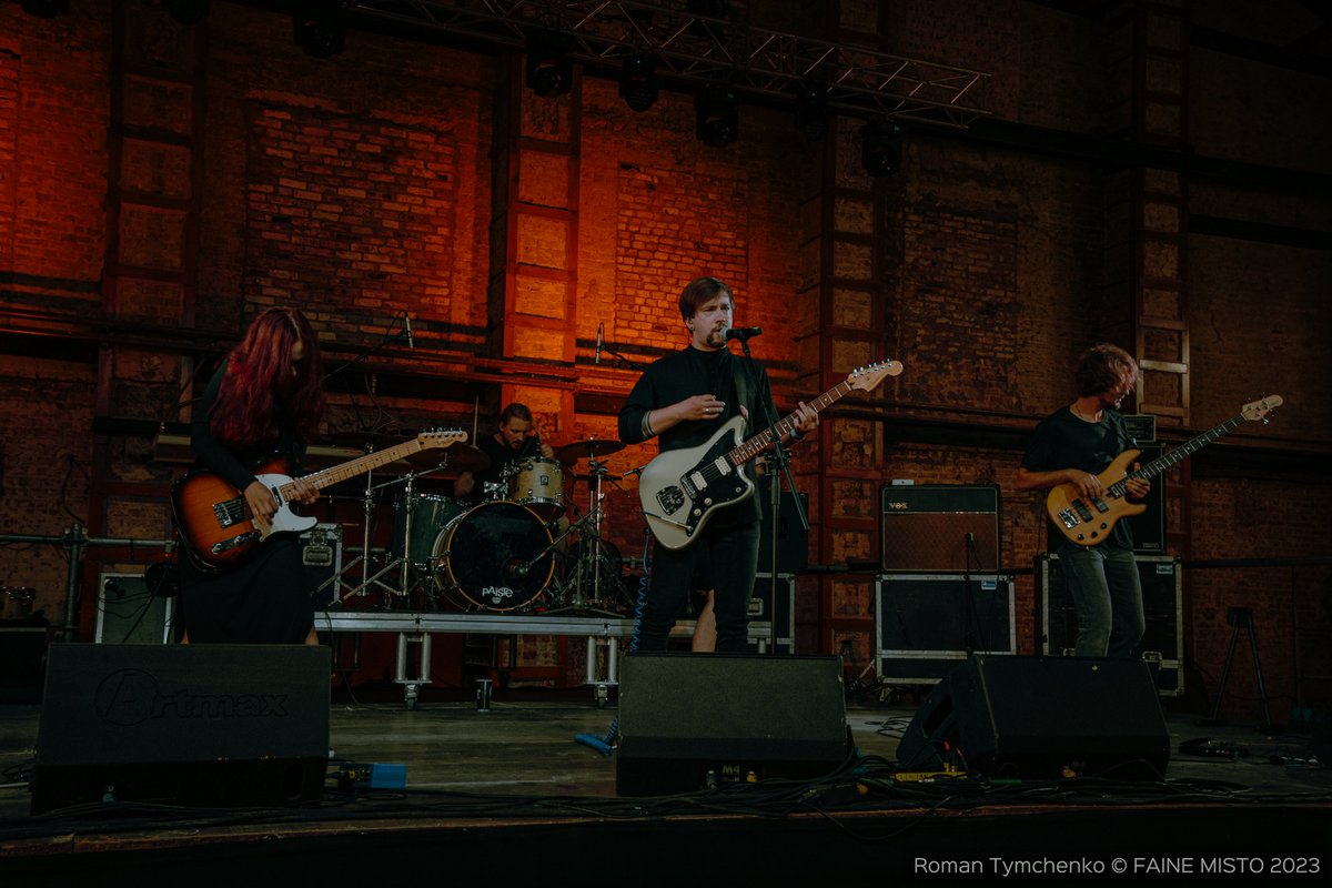 WentSeat's tweet photo. Ділимось першим фотозвітом з нашого виступу на фестивалі @FaineMistoFest📸

Неймовірний день. Чудова атмосфера. Незабутні миті.

Фото: Tymych Roman

#wentseat #fainemistofest #fainemisto2023 #файнемісто #фотозвіт #fainemisto https://t.co/JtFmeVVhsc