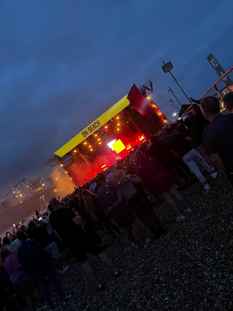 CHANGEMAKER DIARIES ⭐The summer holiday continues! John took some time out last week to spend some time with his little people... Jo headed to Cornwall and Devon and took in the breathtaking views, and Kelly enjoyed a bit of music on the beach in her home town of Brighton. 🏖️