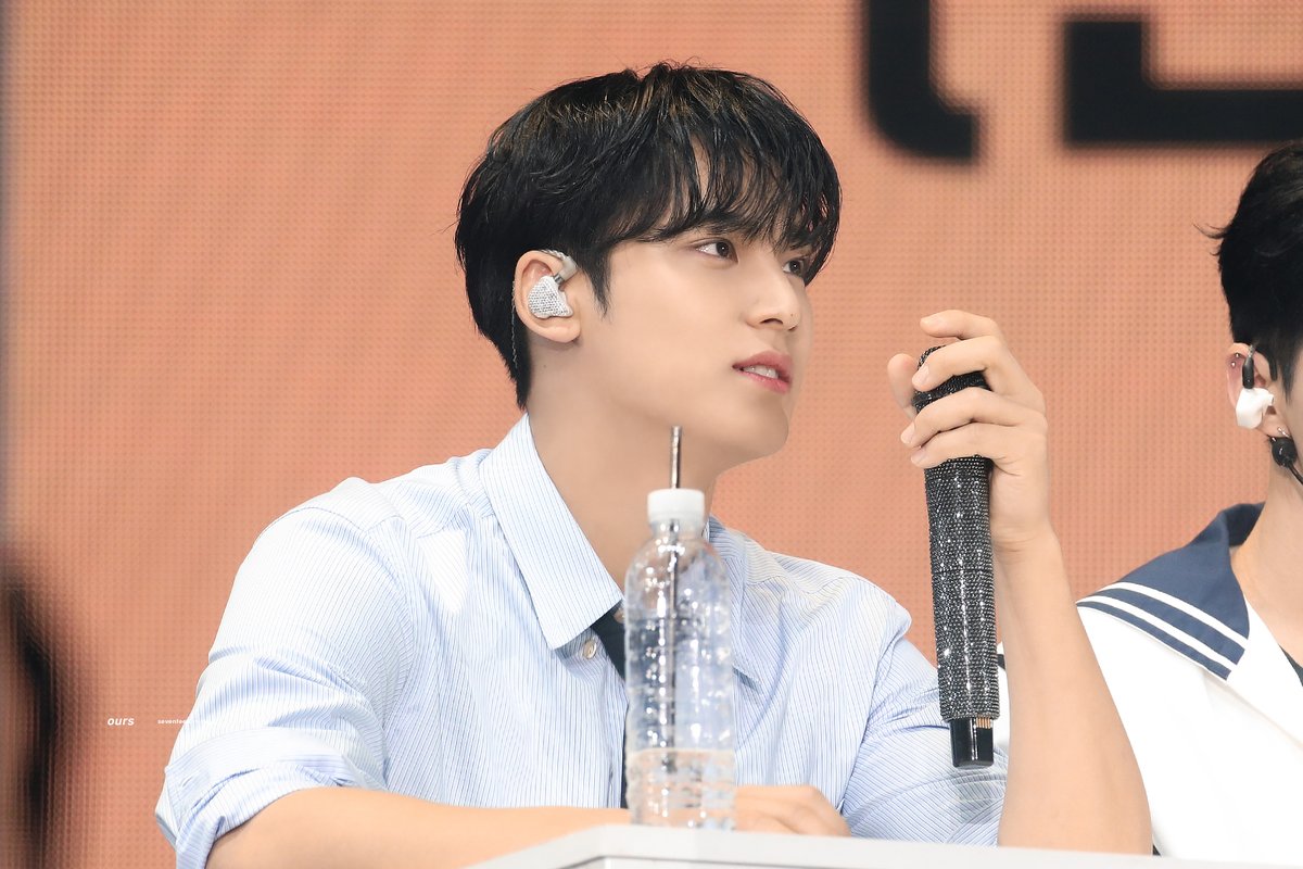 oursmingyu's tweet photo. 220312 CARAT LAND #세븐틴 #민규 #MINGYU #ミンギュ #金珉奎 https://t.co/dyQFphxUkT