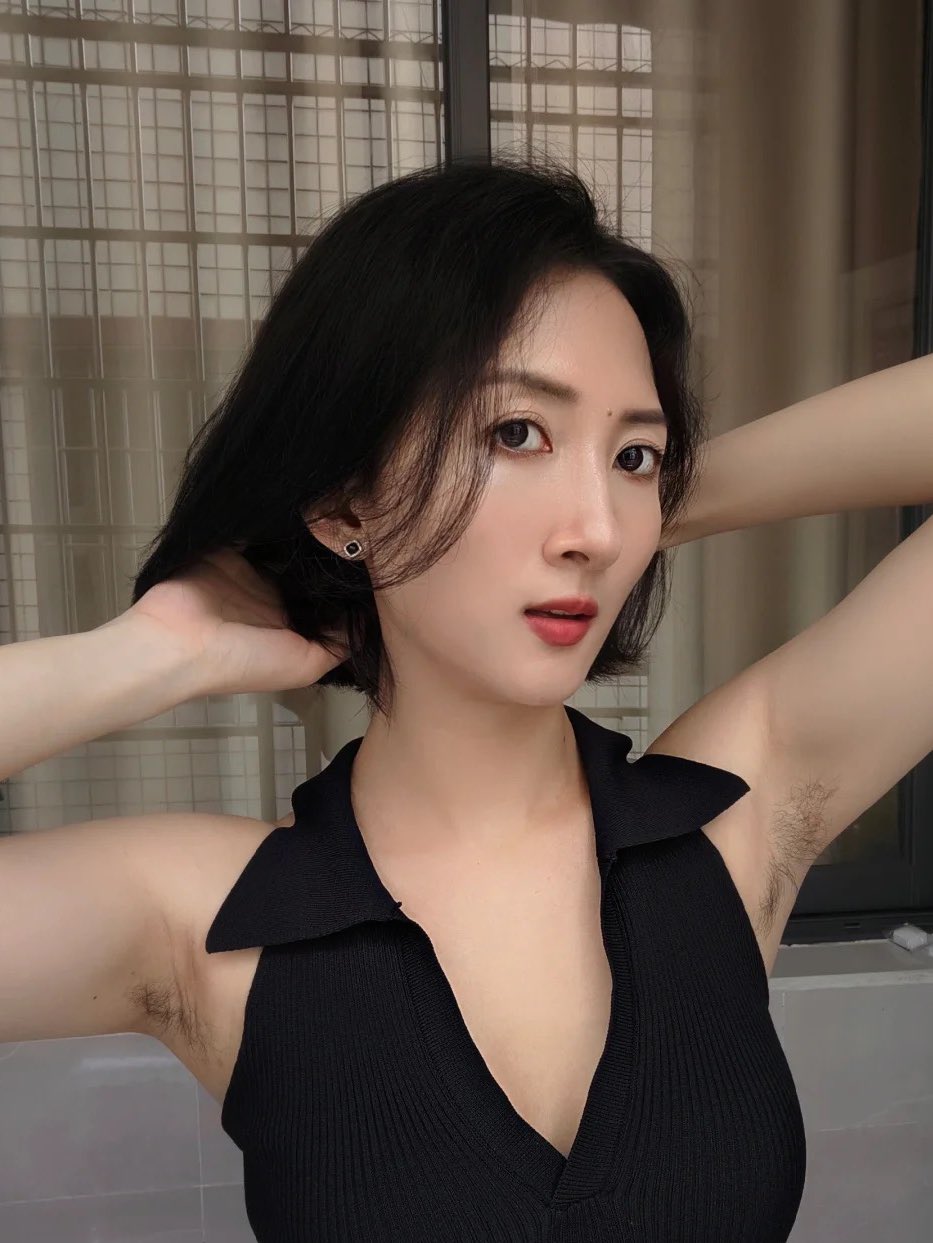 美女腋 