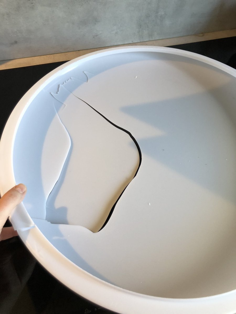 HeidiWehdeking's tweet photo. @tweethue My Philips Hue Cher Ceiling Light just came down and the white plastic is now broken. Can I buy this part separately? https://t.co/1udopqbuef