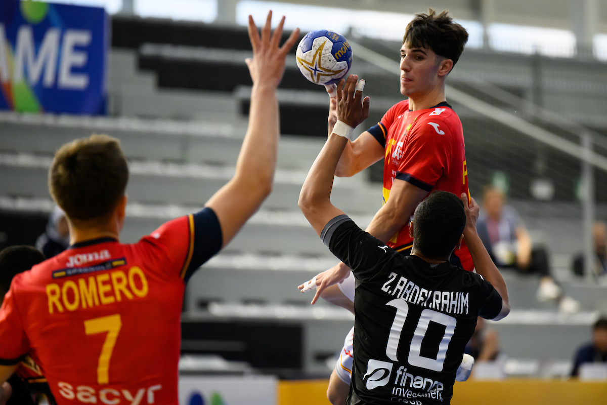🔥 #GameDay
🏆 Campeonato del Mundo U19 #Croatia2023 @ihf_info
📌 Cuartos de final
🆚 España 🇪🇸 : 🇩🇪 Alemania
⏰ 𝟏𝟓:𝟑𝟎* (𝐂𝐀𝐌𝐁𝐈𝐎 𝐄𝐍 𝐄𝐋 𝐇𝐎𝐑𝐀𝐑𝐈𝐎)
🏟 Arena Varazdin
📺 rfebm.com/directos
#FollowTheFuture

🎙️ ¡Los #HispanosJuveniles van a por las semis!