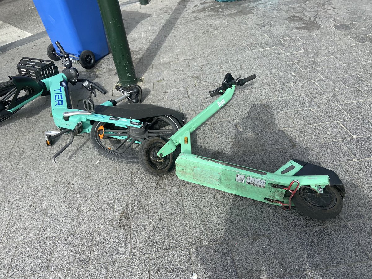 MarTrui's tweet photo. @BRUZZbe Misschien kunnen ze dan eerst beginnen zich te gedragen in hun parkeerbeleid https://t.co/r2AHSDzz8E